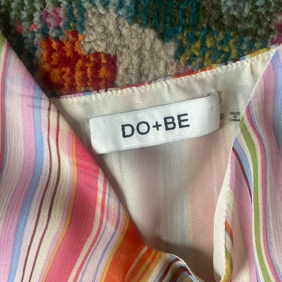 DO+BE Top super cute a colorful! - Picture 2 of 3
